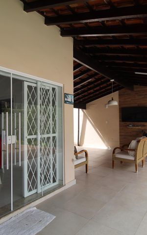 Casa de condomínio à venda com 200m², 4 quartos e 2 vagasVaranda