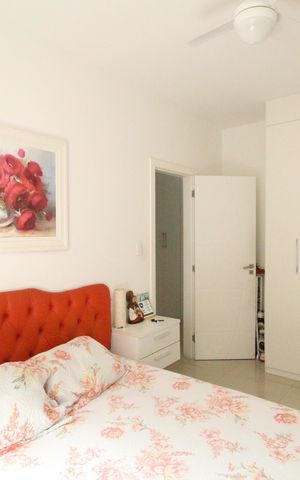 Casa de condomínio à venda com 200m², 4 quartos e 2 vagasSuíte