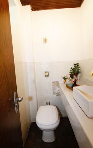 Apartamento à venda com 150m², 5 quartos e 2 vagasLavabo