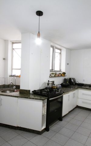 Apartamento à venda com 150m², 5 quartos e 2 vagasCozinha