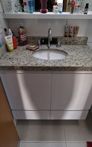 Apartamento à venda com 76m², 2 quartos e 2 vagasBanheiro da Suíte