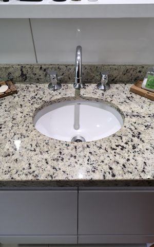 Apartamento à venda com 76m², 2 quartos e 2 vagasBanheiro