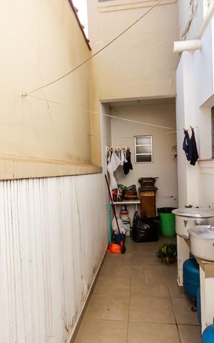 Casa à venda com 220m², 4 quartos e 2 vagas Casa à venda com 220m², 4 quartos e 2 vagasÁrea comum