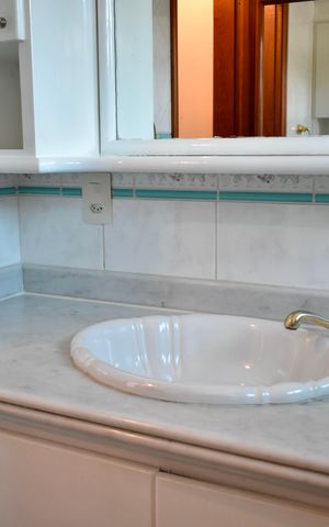 Casa à venda com 140m², 3 quartos e 2 vagas Casa à venda com 140m², 3 quartos e 2 vagasBanheiro da Suíte