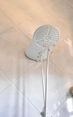 Casa à venda com 140m², 3 quartos e 2 vagas Casa à venda com 140m², 3 quartos e 2 vagasBanheiro da Suíte