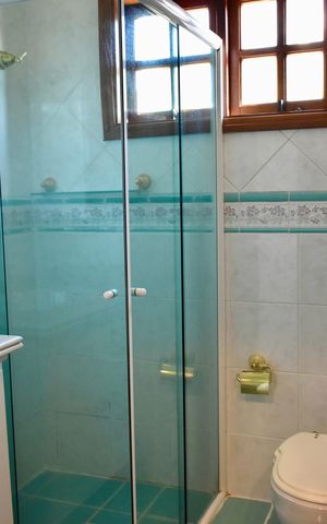Casa à venda com 140m², 3 quartos e 2 vagas Casa à venda com 140m², 3 quartos e 2 vagasBanheiro da Suíte