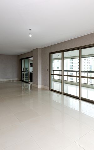 Apartamento para alugar com 337m², 3 quartos e 4 vagas Apartamento para alugar com 337m², 3 quartos e 4 vagasSala