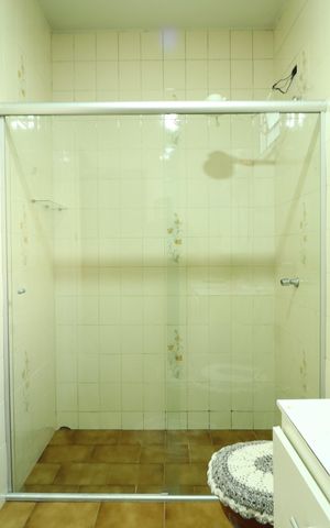 Casa para alugar com 299m², 4 quartos e 6 vagasBanheiro Social