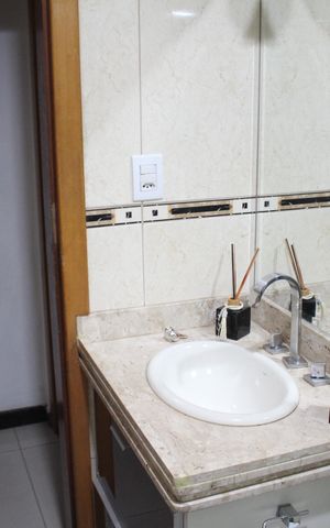 Apartamento à venda com 240m², 4 quartos e 2 vagasBanheiro Social