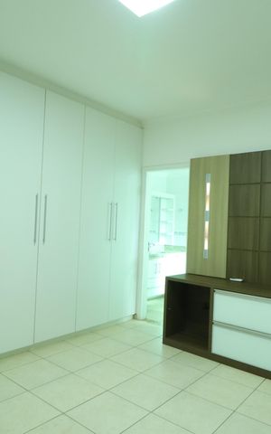 Casa para alugar com 237m², 5 quartos e 3 vagasQuarto 5 - Suíte