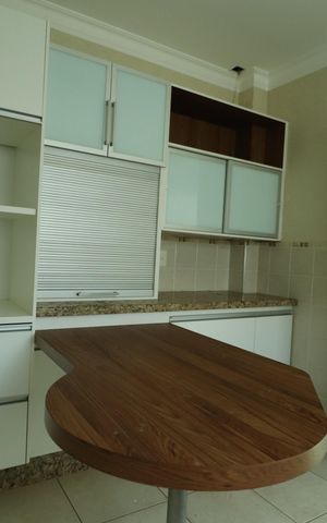 Casa para alugar com 237m², 5 quartos e 3 vagasCozinha