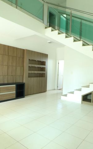 Casa para alugar com 237m², 5 quartos e 3 vagasSala