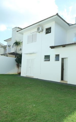 Casa para alugar com 237m², 5 quartos e 3 vagasQuintal