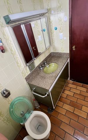 Casa para alugar com 200m², 5 quartos e 2 vagasBanheiro 1