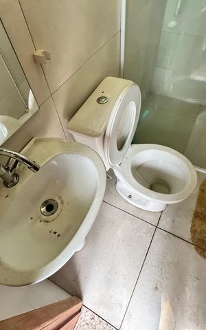 Casa para alugar com 200m², 5 quartos e 2 vagasBanheiro de Serviço