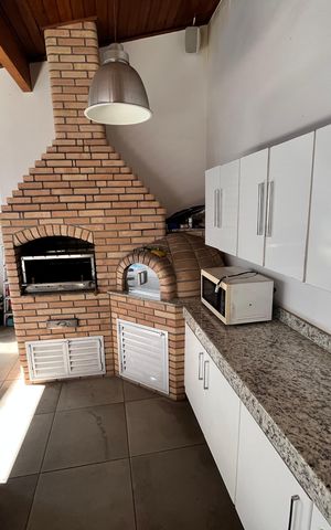 Casa para alugar com 200m², 5 quartos e 2 vagasChurrasqueira
