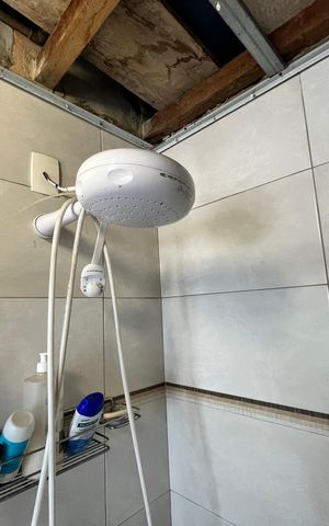 Casa para alugar com 200m², 5 quartos e 2 vagasBanheiro de Serviço