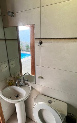 Casa para alugar com 200m², 5 quartos e 2 vagasBanheiro de Serviço