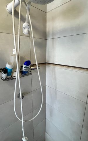 Casa para alugar com 200m², 5 quartos e 2 vagasBanheiro de Serviço
