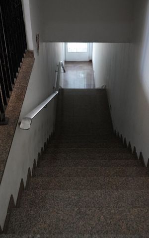 Casa à venda com 516m², 6 quartos e 9 vagasEscada