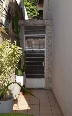 Casa à venda com 220m², 2 quartos e 2 vagasCorredor