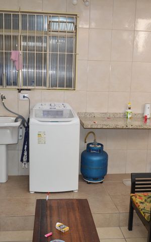 Casa à venda com 220m², 2 quartos e 2 vagasÁrea de Serviço