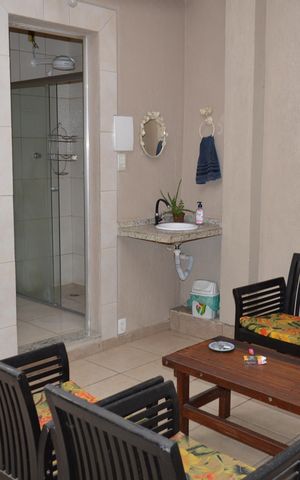 Casa à venda com 220m², 2 quartos e 2 vagasÁrea de Serviço