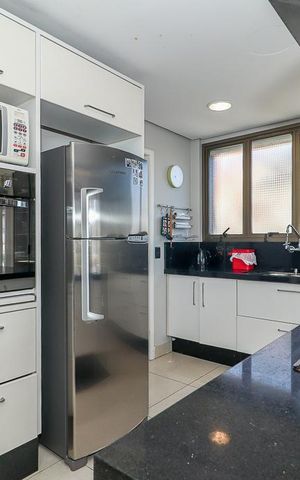 Apartamento para alugar com 210m², 4 quartos e 2 vagasCozinha