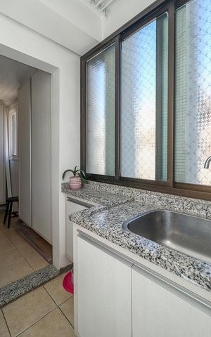 Apartamento para alugar com 210m², 4 quartos e 2 vagasÁrea de Serviço