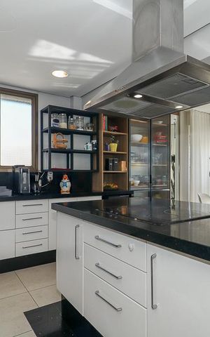 Apartamento para alugar com 210m², 4 quartos e 2 vagasCozinha