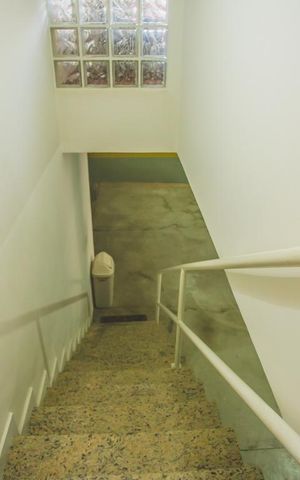 Casa de condomínio à venda com 135m², 3 quartos e 2 vagas Casa de condomínio à venda com 135m², 3 quartos e 2 vagasEscadas - Garagem