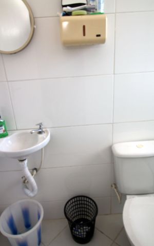Casa à venda com 225m², 4 quartos e 2 vagasBanheiro 