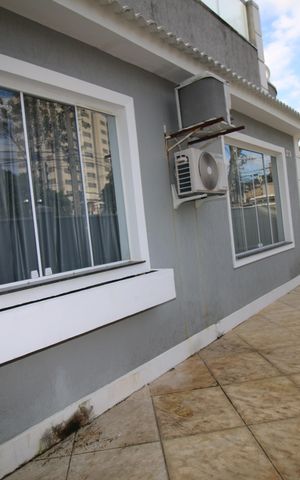 Casa à venda com 225m², 4 quartos e 2 vagasÁrea externa