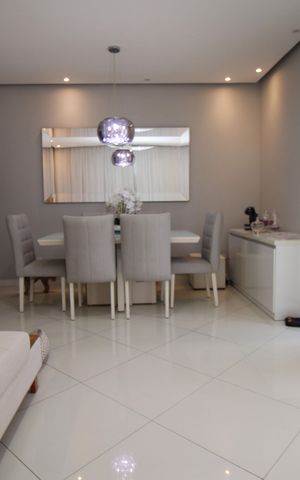 Casa à venda com 225m², 4 quartos e 2 vagasSala