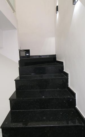 Casa à venda com 130m², 3 quartos e sem vagaSala - Escada