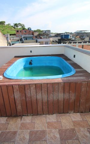 Casa à venda com 130m², 3 quartos e sem vagaPiscina