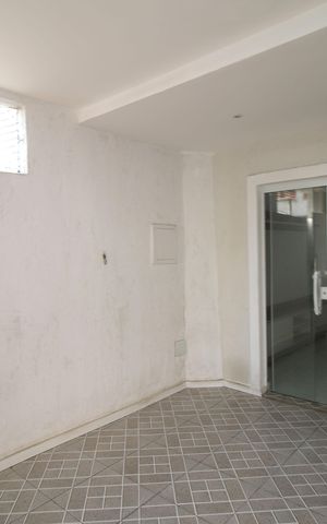 Casa à venda com 130m², 3 quartos e sem vagaCorredor