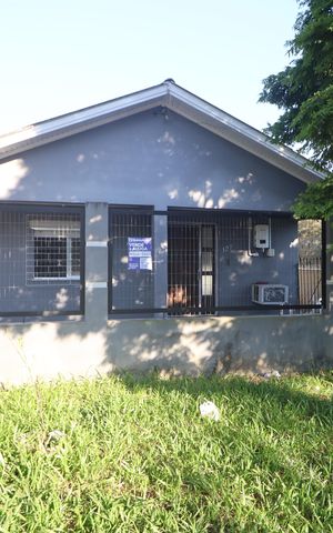 Casa à venda com 160m², 3 quartos e 2 vagasFachada