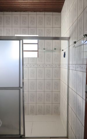Casa à venda com 160m², 3 quartos e 2 vagasBanheiro