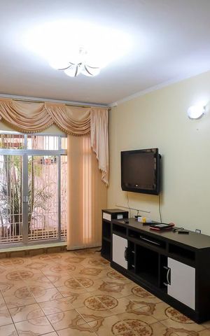 Casa à venda com 200m², 3 quartos e 4 vagasSala