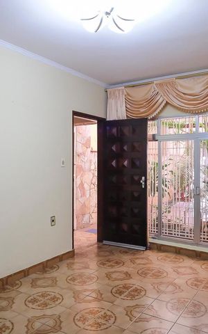 Casa à venda com 200m², 3 quartos e 4 vagasSala