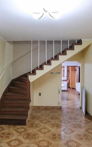 Casa à venda com 200m², 3 quartos e 4 vagasSala