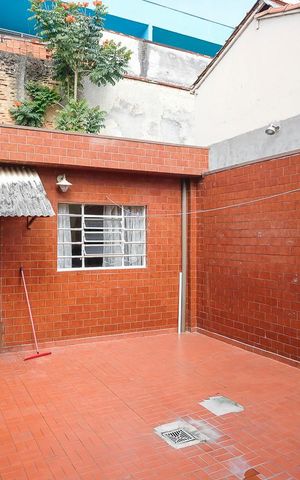 Casa à venda com 200m², 3 quartos e 4 vagasQuintal