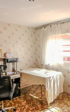 Casa à venda com 200m², 3 quartos e 4 vagasQuarto de Serviço