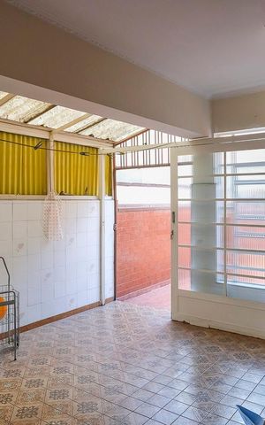 Casa à venda com 200m², 3 quartos e 4 vagasÁrea de serviço