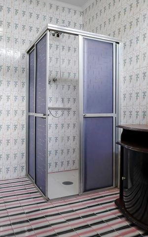 Casa à venda com 200m², 3 quartos e 4 vagasBanheiro