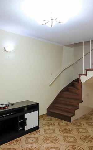 Casa à venda com 200m², 3 quartos e 4 vagasSala