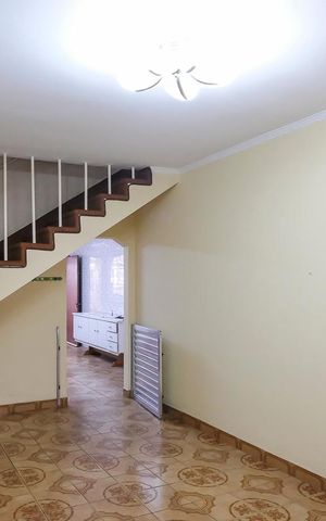 Casa à venda com 200m², 3 quartos e 4 vagasSala