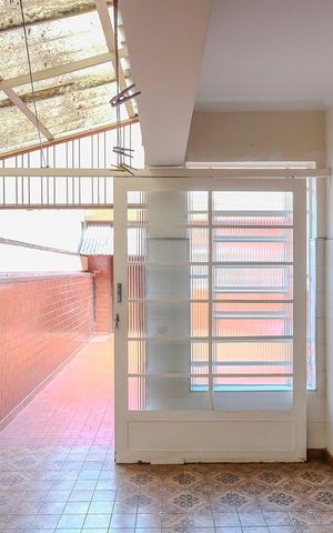 Casa à venda com 200m², 3 quartos e 4 vagasÁrea de serviço