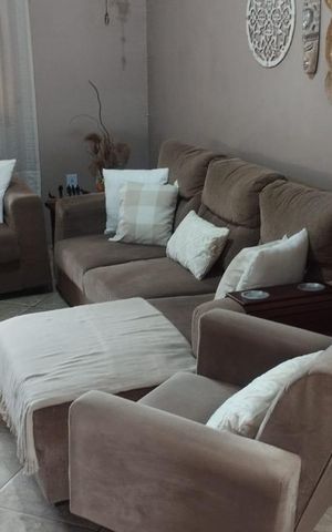 Casa à venda com 160m², 3 quartos e 3 vagas Casa à venda com 160m², 3 quartos e 3 vagasSala
